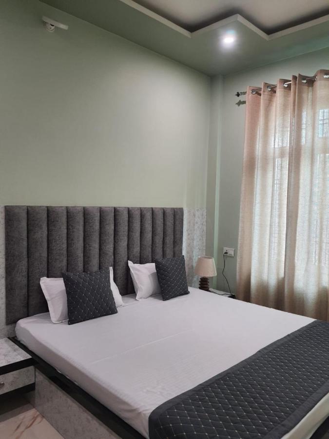 Shree Nanda Guest House Варанаси Экстерьер фото