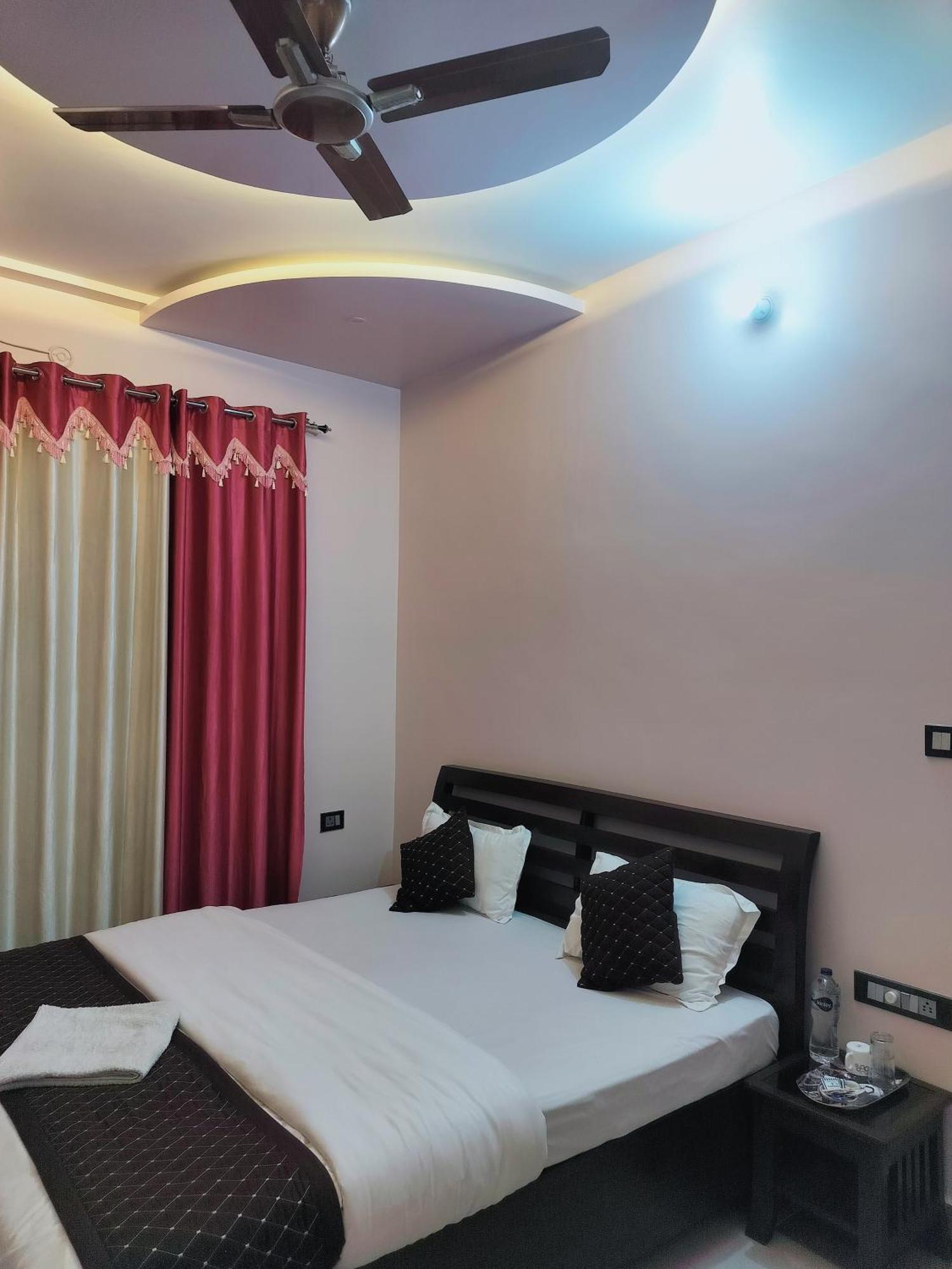 Shree Nanda Guest House Варанаси Экстерьер фото