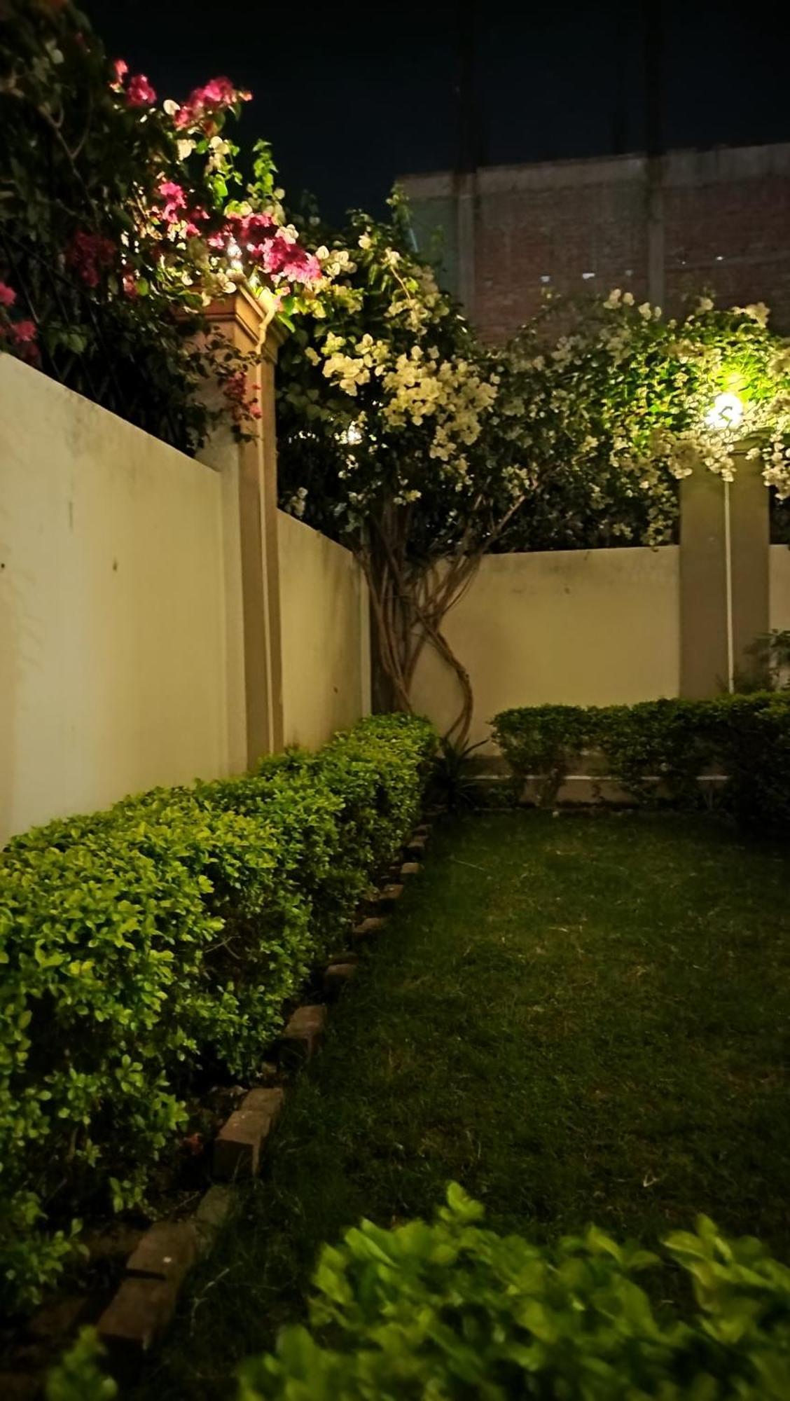 Shree Nanda Guest House Варанаси Экстерьер фото